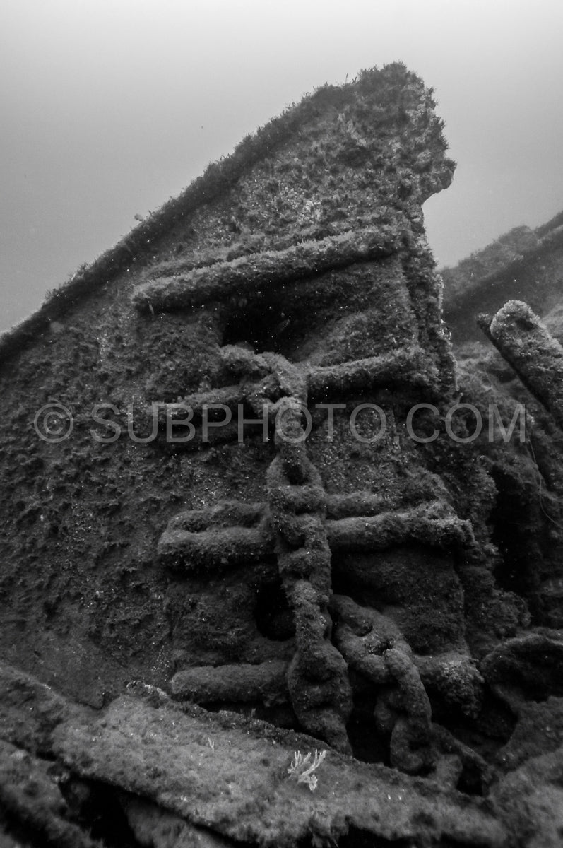 Diver in front of the Ville de Rochefort wreck in Brittany