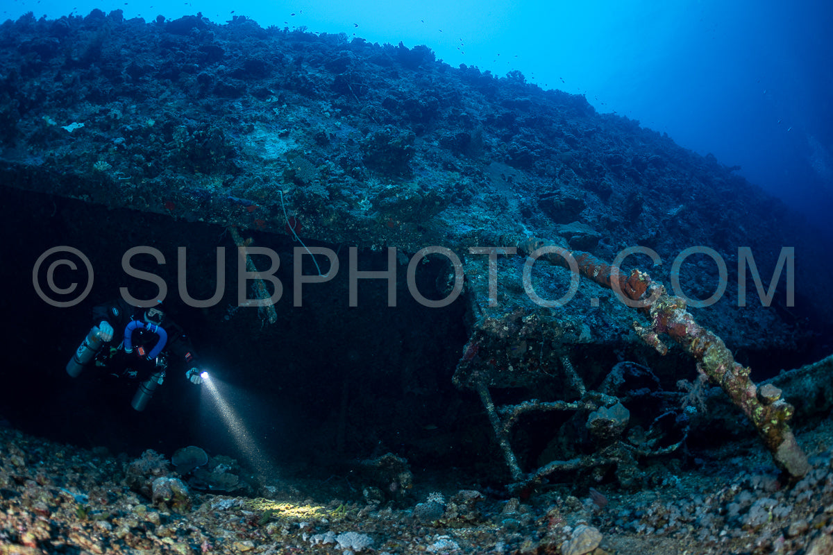 Photo de Plongeur Tek avec un recycleur visitant l'épave de Levanzo près du Soudan
