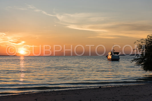 Photo de Coucher de soleil sur l'île de Nunukan- Maratua- Kalimantan- Borneo- Indonésie