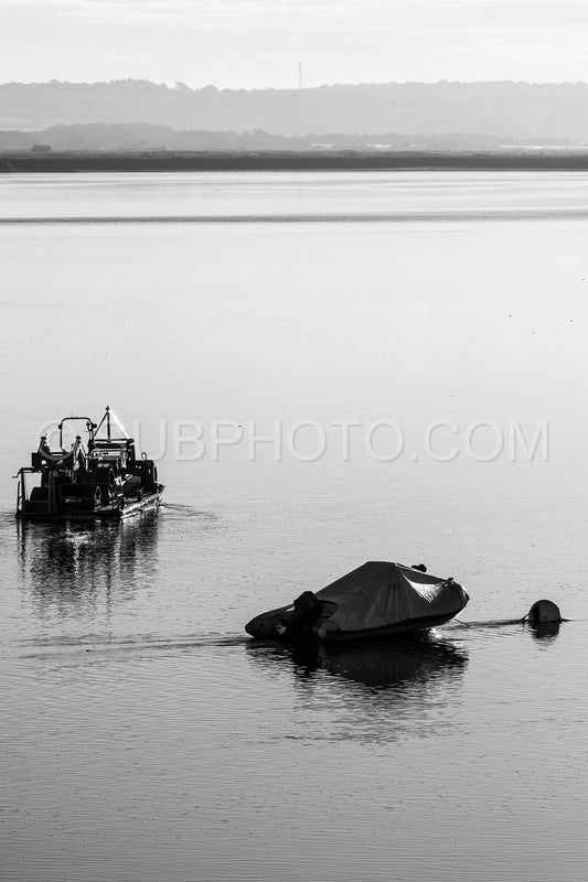 Photo de bateaux à l'amarrage au petit matin