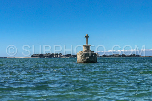 Refuge cross in le grand Traict- high tide- Le Croisic- Bretagne- France
