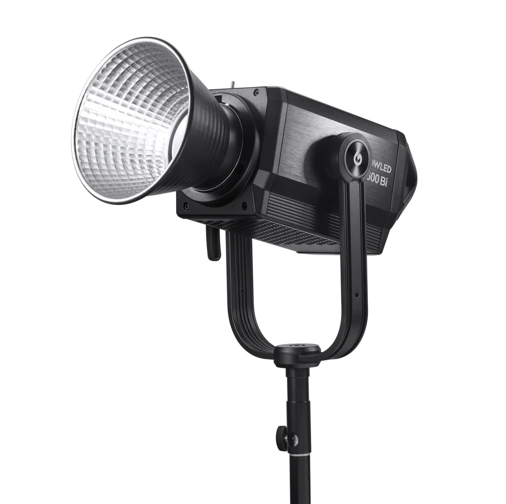 Projecteur Godox Knowled M600Bi